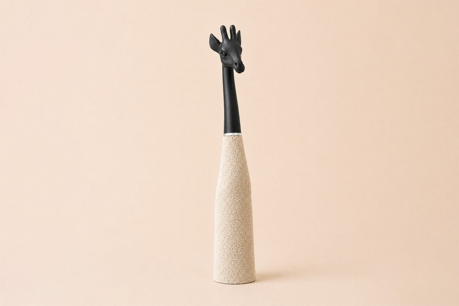 Giraffe - Classic Sand