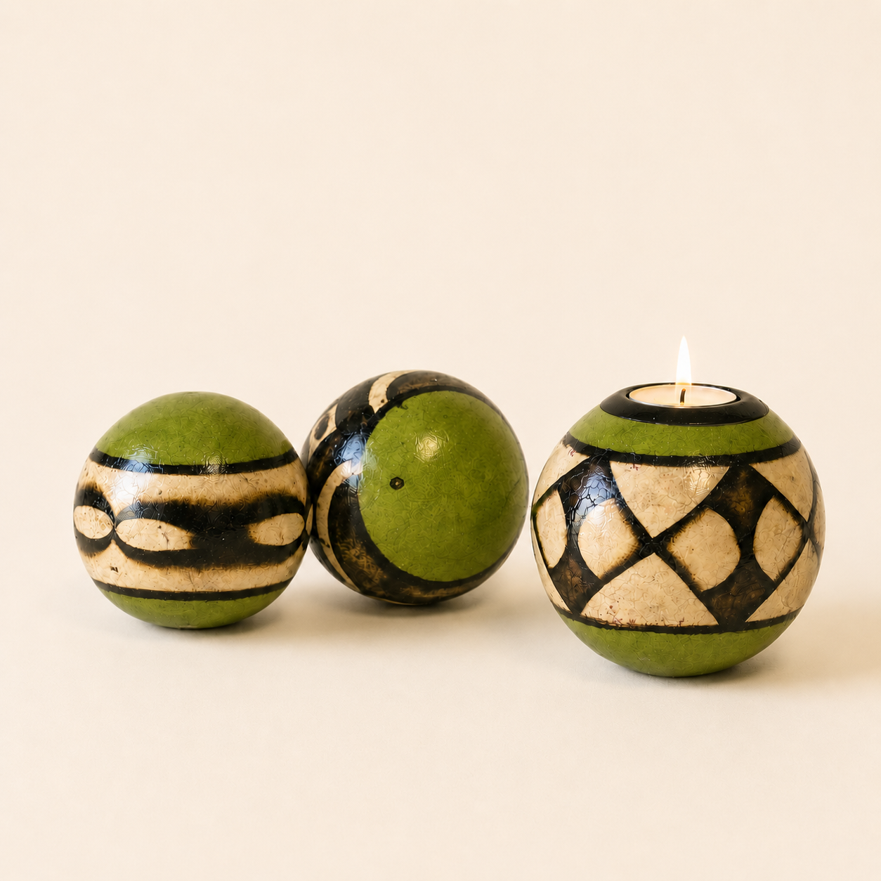 Coloured Burnt Patterned Monkey Balls & T-lite