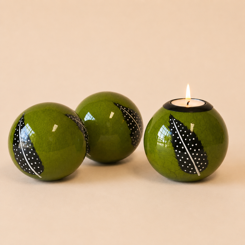 Feather Painted Monkey Ball & T-lite